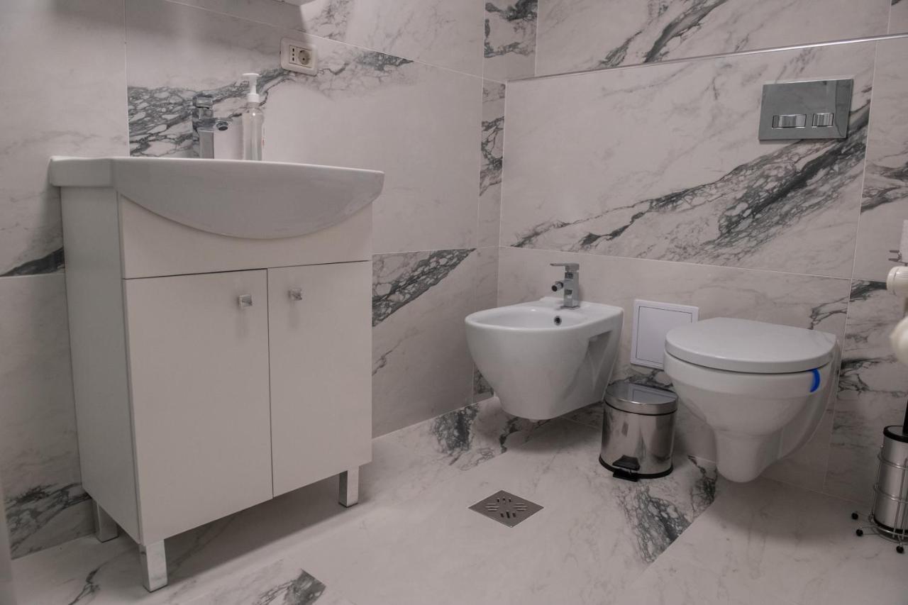 Apart Hotel Center Пьятра-Нямц Экстерьер фото
